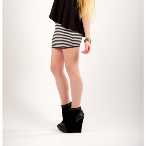 Spring & Clifton Rumour Mini Skirt XS - Picture 4 of 7